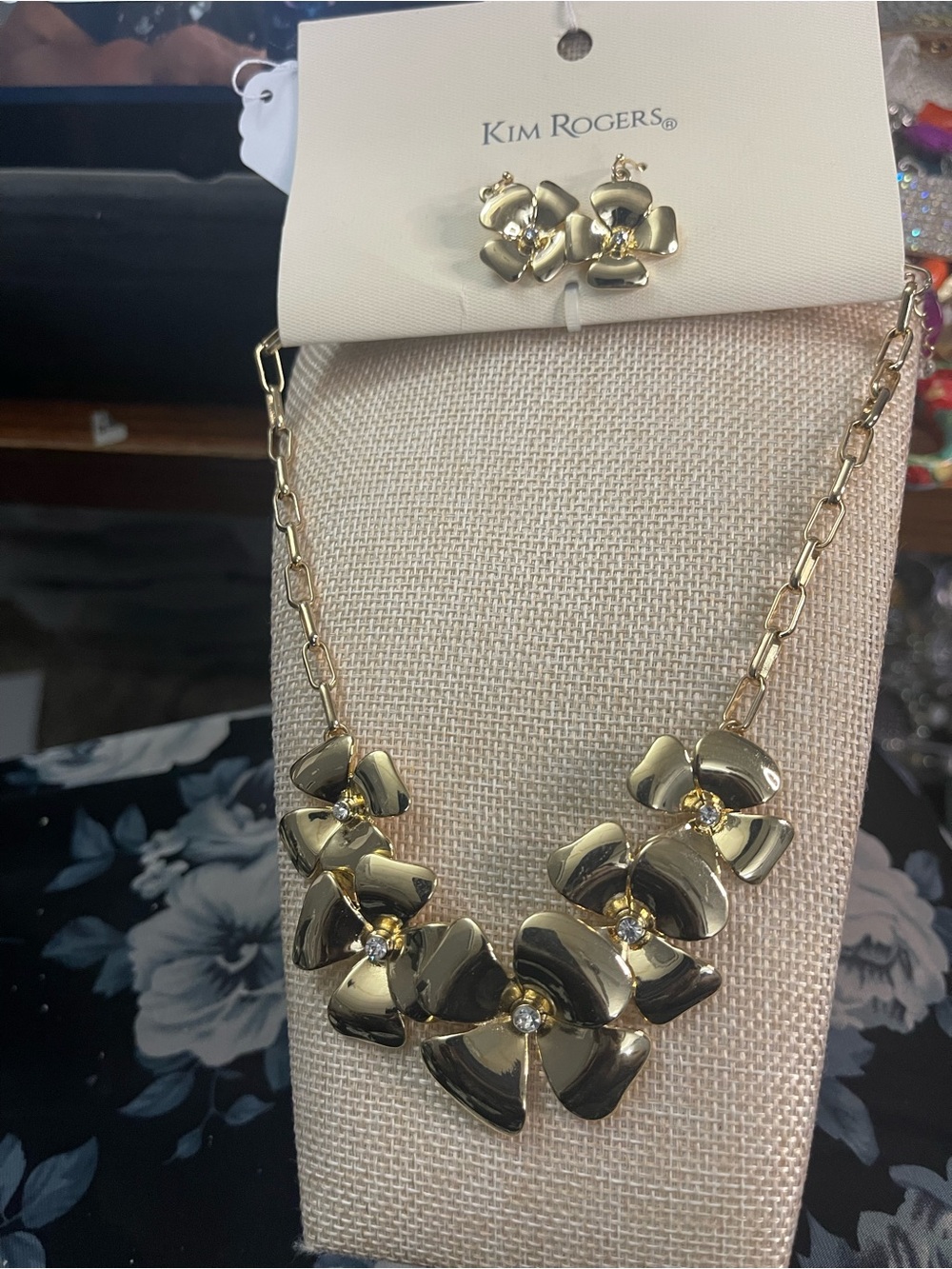 NWT Kim Rogers gold tone floral necklace set 16” chain with drop down earrings